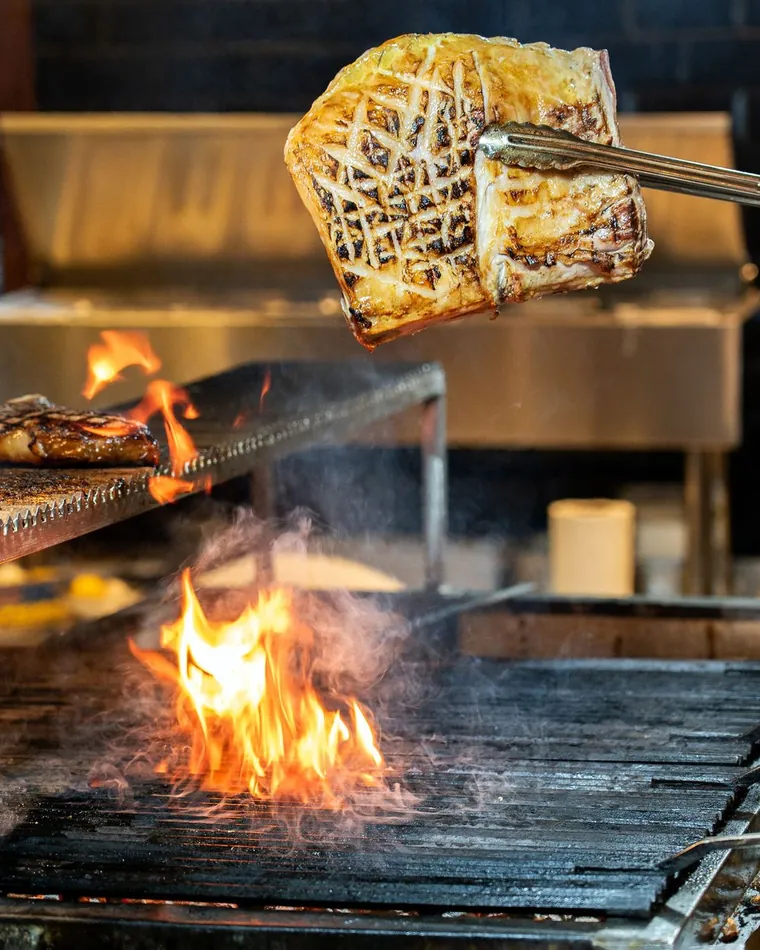 La brasa, en primer plano
